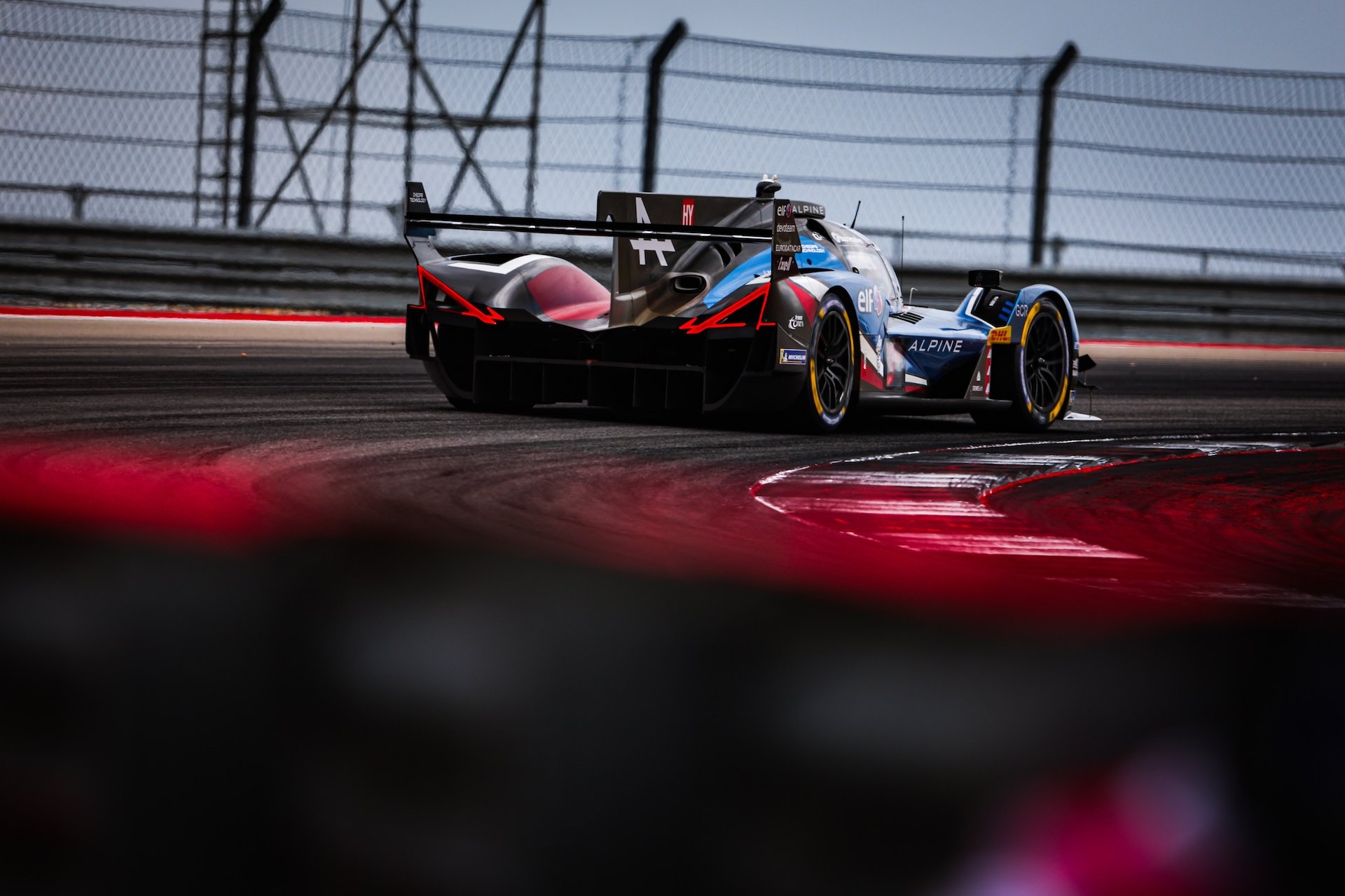 Wec Austin 2025 : Alpine Endurance Team Piégée Par La Pluie, Un Retour Manqué Au Texas 36 36 Makowiecki Frédéric (Fra), Gounon Jules (Fra), Schumacher Mick (Ger), Alpine Endurance Team, Alpine A424 #36, Hypercar, Action During The Lone Star Le Mans 2025, 6Th Round Of The 2025 Fia World Endurance Championship, From September 5 To 7, 2025 On The Circuit Of The Americas In Austin, Texas, United States Of America - Photo Antonin Vincent / Dppi
