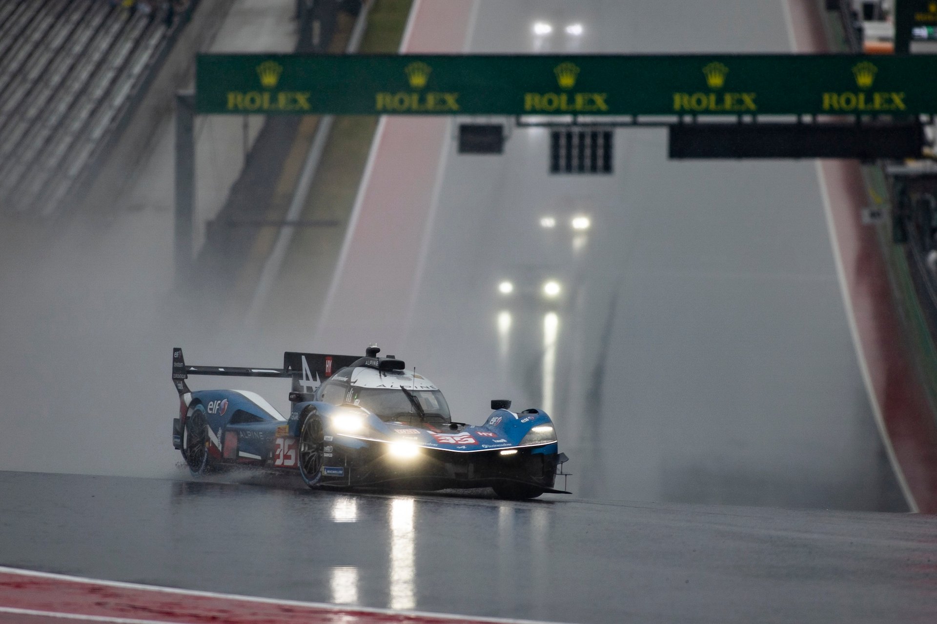 Wec Austin 2025 : Alpine Endurance Team Piégée Par La Pluie, Un Retour Manqué Au Texas 31 35 Chatin Paul-Loup (Fra), Habsburg Ferdinand (Aut), Milesi Charles (Fra), Alpine Endurance Team, Alpine A424 #35, Hypercar, Start Of The Race, Depart, Action During The Lone Star Le Mans 2025, 6Th Round Of The 2025 Fia World Endurance Championship, From September 5 To 7, 2025 On The Circuit Of The Americas In Austin, Texas, United States Of America - Photo Thomas Fenetre / Dppi