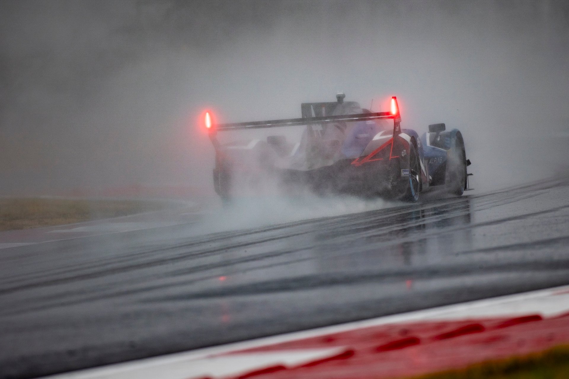Wec Austin 2025 : Alpine Endurance Team Piégée Par La Pluie, Un Retour Manqué Au Texas 26 35 Chatin Paul-Loup (Fra), Habsburg Ferdinand (Aut), Milesi Charles (Fra), Alpine Endurance Team, Alpine A424 #35, Hypercar, Action During The Lone Star Le Mans 2025, 6Th Round Of The 2025 Fia World Endurance Championship, From September 5 To 7, 2025 On The Circuit Of The Americas In Austin, Texas, United States Of America - Photo Thomas Fenetre / Dppi