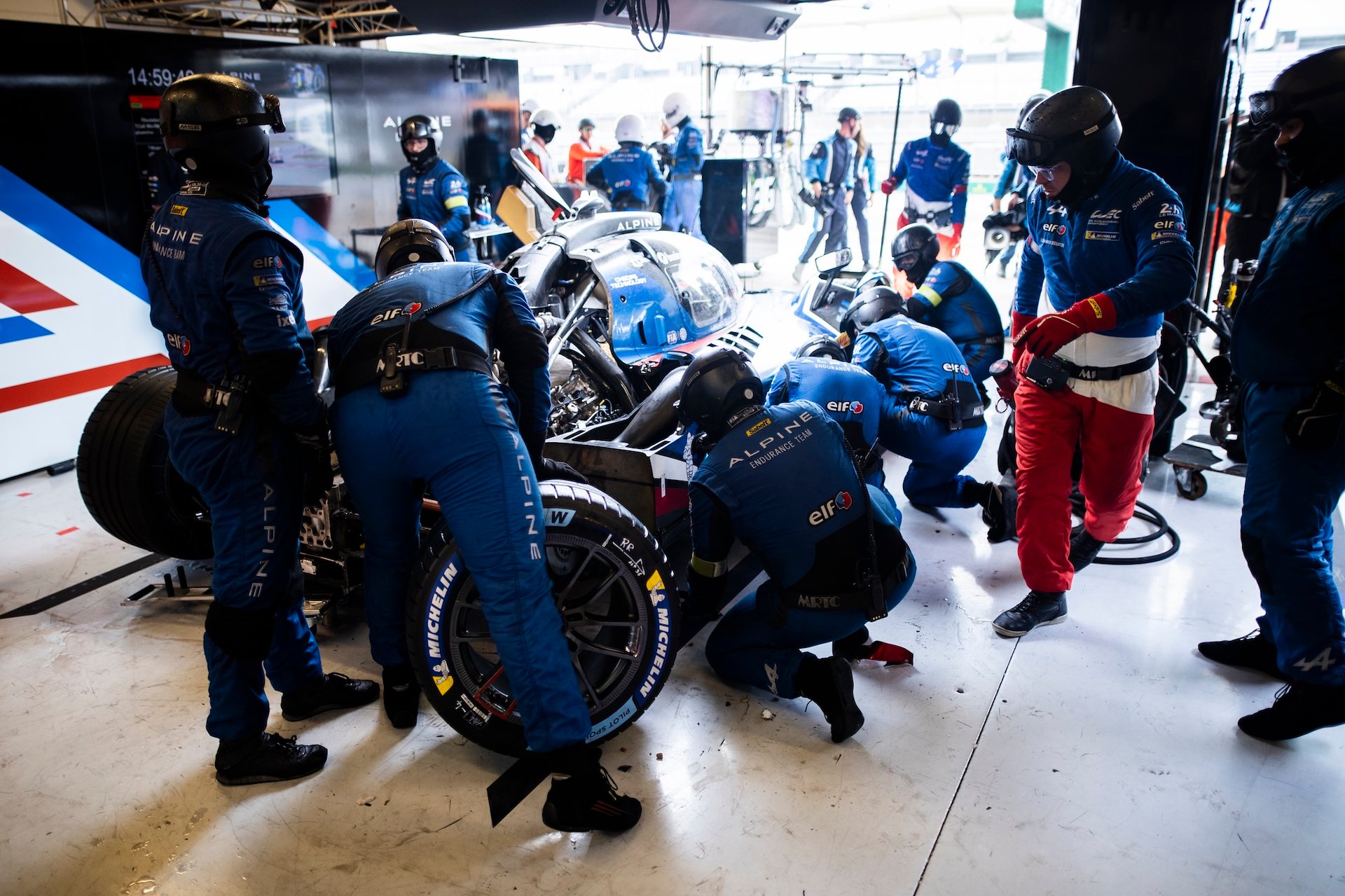 Wec Austin 2025 : Alpine Endurance Team Piégée Par La Pluie, Un Retour Manqué Au Texas 20 36 Makowiecki Frédéric (Fra), Gounon Jules (Fra), Schumacher Mick (Ger), Alpine Endurance Team, Alpine A424 #36, Hypercar, Pitstop, Arrêt Aux Stands During The Lone Star Le Mans 2025, 6Th Round Of The 2025 Fia World Endurance Championship, From September 5 To 7, 2025 On The Circuit Of The Americas In Austin, Texas, United States Of America - Photo Thomas Fenetre / Dppi