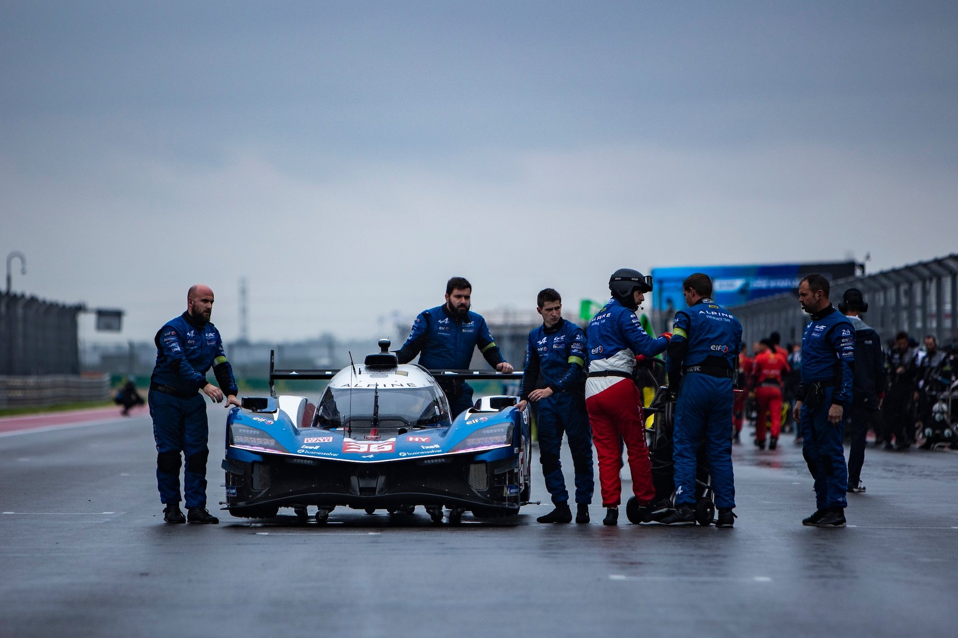 Wec Austin 2025 : Alpine Endurance Team Piégée Par La Pluie, Un Retour Manqué Au Texas 18 36 Makowiecki Frédéric (Fra), Gounon Jules (Fra), Schumacher Mick (Ger), Alpine Endurance Team, Alpine A424 #36, Hypercar, Starting Grid, Grille De Depart, During The Lone Star Le Mans 2025, 6Th Round Of The 2025 Fia World Endurance Championship, From September 5 To 7, 2025 On The Circuit Of The Americas In Austin, Texas, United States Of America - Photo Thomas Fenetre / Dppi