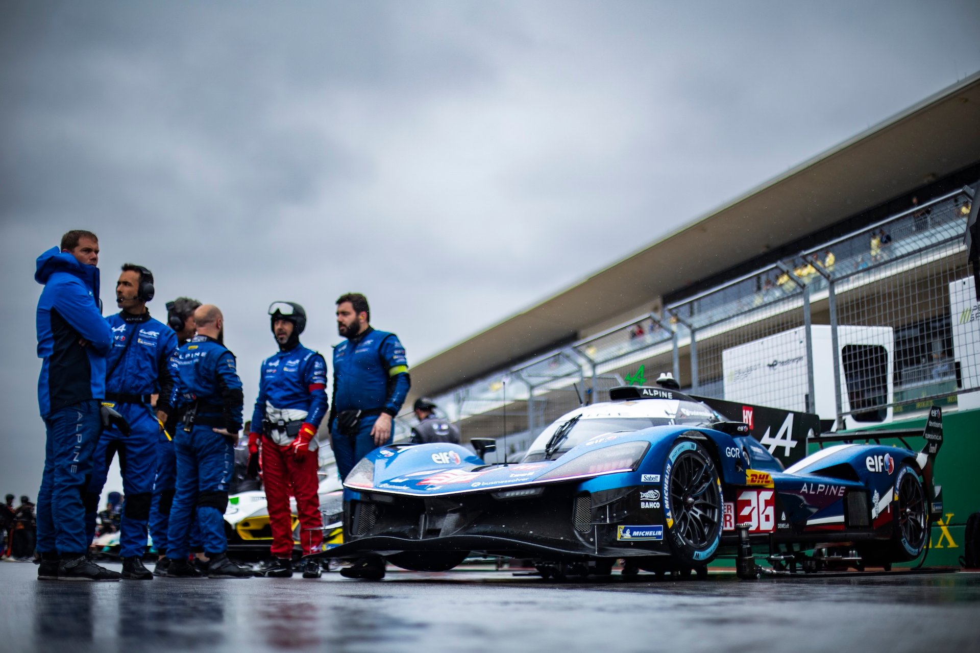 Wec Austin 2025 : Alpine Endurance Team Piégée Par La Pluie, Un Retour Manqué Au Texas 17 36 Makowiecki Frédéric (Fra), Gounon Jules (Fra), Schumacher Mick (Ger), Alpine Endurance Team, Alpine A424 #36, Hypercar, Starting Grid, Grille De Depart, Ambiance During The Lone Star Le Mans 2025, 6Th Round Of The 2025 Fia World Endurance Championship, From September 5 To 7, 2025 On The Circuit Of The Americas In Austin, Texas, United States Of America - Photo Thomas Fenetre / Dppi