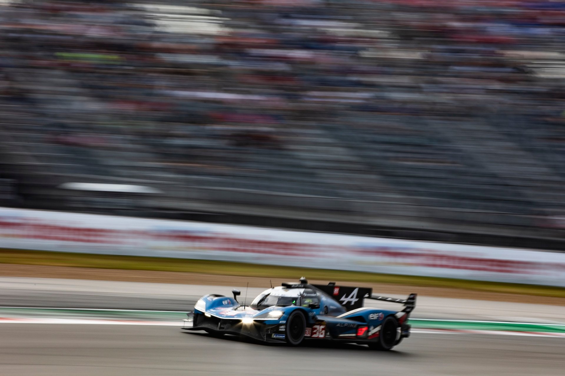 Wec Austin 2025 : Alpine Endurance Team Piégée Par La Pluie, Un Retour Manqué Au Texas 8 36 Makowiecki Frédéric (Fra), Gounon Jules (Fra), Schumacher Mick (Ger), Alpine Endurance Team, Alpine A424 #36, Hypercar, Action During The Lone Star Le Mans 2025, 6Th Round Of The 2025 Fia World Endurance Championship, From September 5 To 7, 2025 On The Circuit Of The Americas In Austin, Texas, United States Of America - Photo Thomas Fenetre / Dppi