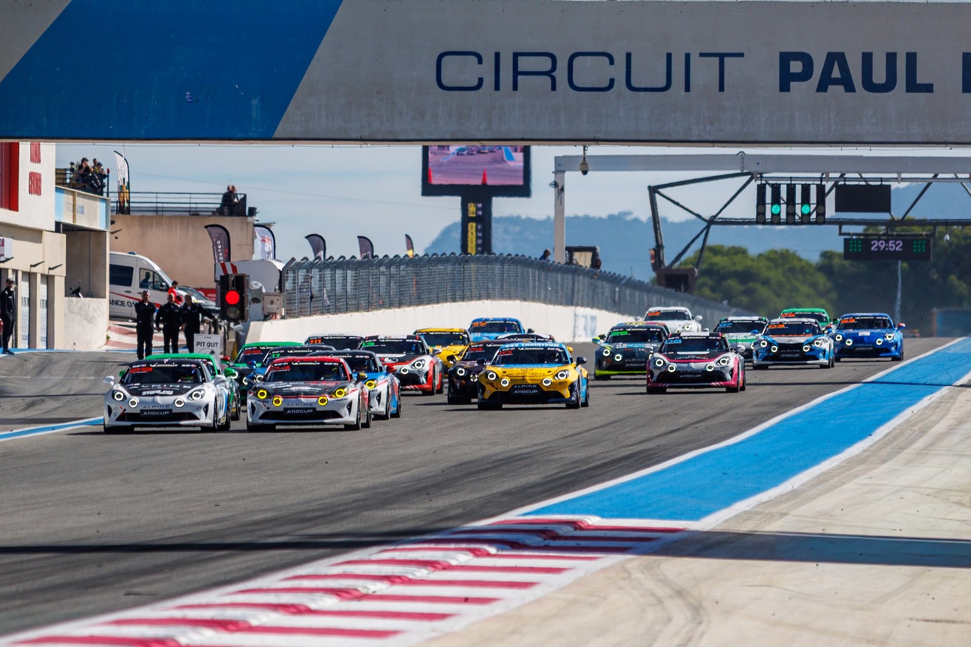 Start Race 1, 04 Jousset Léo (Fra), Race Cars Consulting, Alpine Elf Cup Series, Action During The 6Th Round Of The Alpine Elf Cup Series 2025, From October 3 To 5, 2025 On The Circuit Paul Ricard, In Le Castellet, France - Photo Alexandre Guillaumot / Dppi