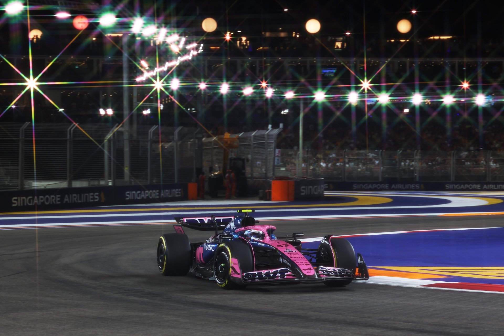 Singapore, Singapore - October 03: (Editors Note: A Special Effects Camera Filter Was Used For This Image.) Franco Colapinto Of Argentina Driving The (43) Alpine F1 A525 Renault On Track During Practice Ahead Of The F1 Grand Prix Of Singapore At Marina Bay Street Circuit On October 03, 2025 In Singapore, Singapore. (Photo By Steven Tee/Lat Images)