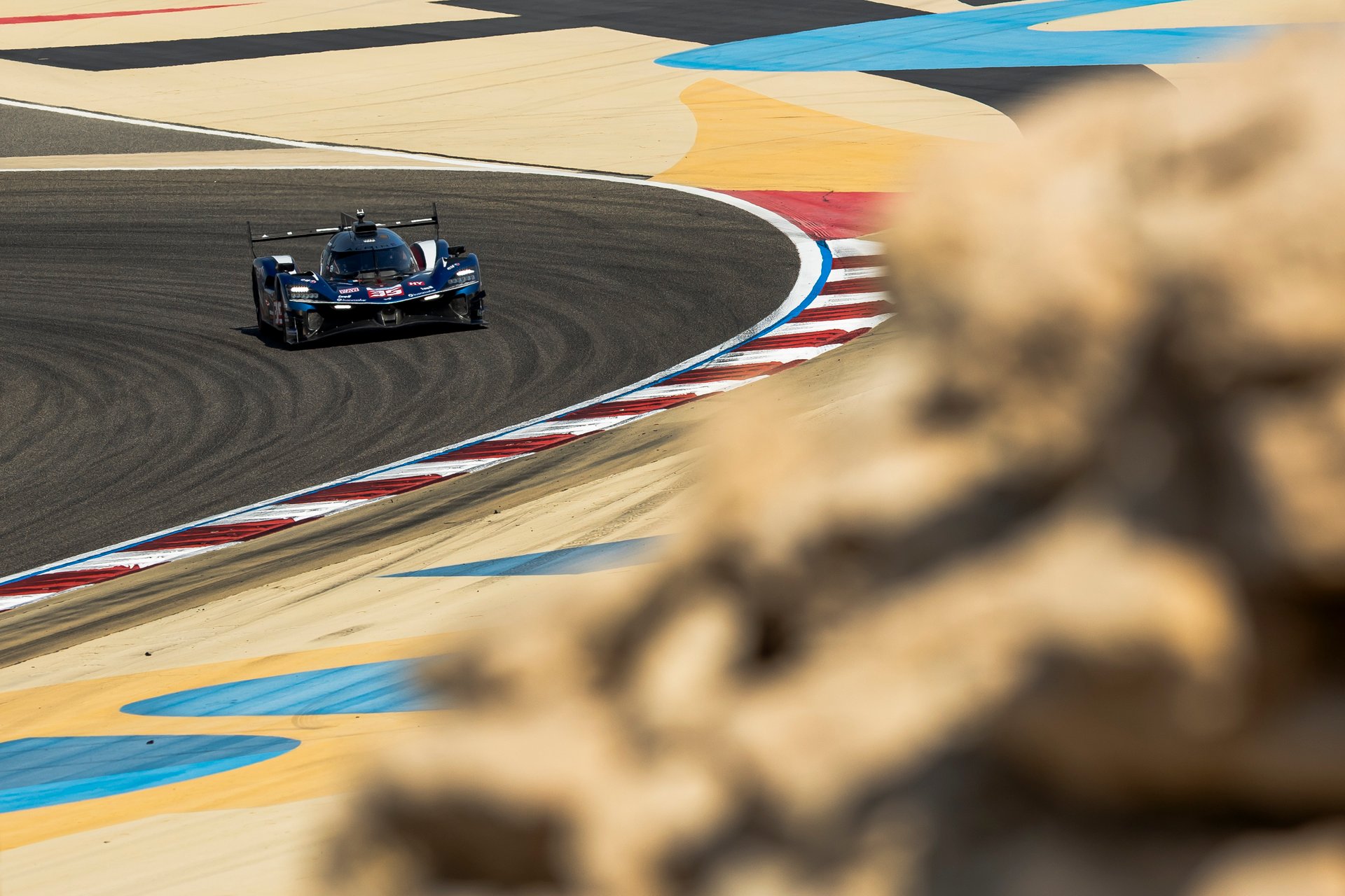 35 Chatin Paul-Loup (Fra), Habsburg Ferdinand (Aut), Milesi Charles (Fra), Alpine Endurance Team, Alpine A424 #35, Hypercar, Action During The 8 Hours Of Bahrain 2025, 8Th Round Of The 2025 Fia World Endurance Championship, From November 6 To 8, 2025 On The Bahrain International Circuit In Sakhir, Bahrain - Photo Thomas Fenetre / Dppi