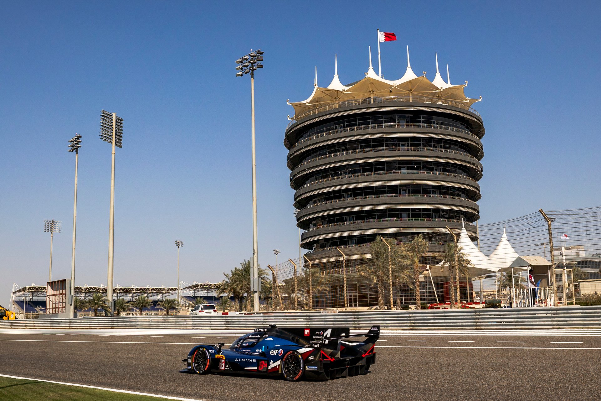 36 Makowiecki Frédéric (Fra), Gounon Jules (Fra), Schumacher Mick (Ger), Alpine Endurance Team, Alpine A424 #36, Hypercar, Action During The 8 Hours Of Bahrain 2025, 8Th Round Of The 2025 Fia World Endurance Championship, From November 6 To 8, 2025 On The Bahrain International Circuit In Sakhir, Bahrain - Photo Thomas Fenetre / Dppi