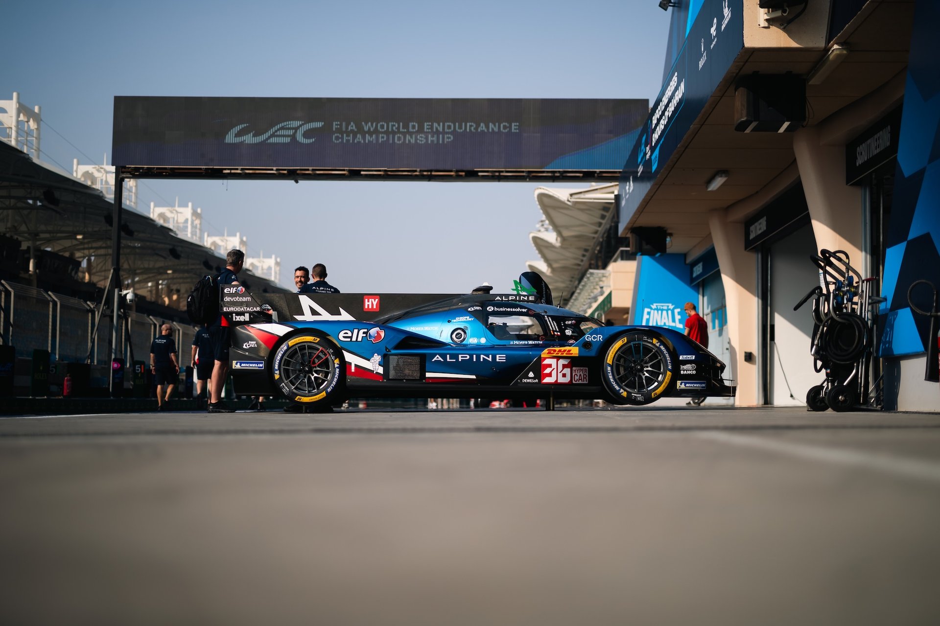 36 Makowiecki Frédéric (Fra), Gounon Jules (Fra), Schumacher Mick (Ger), Alpine Endurance Team, Alpine A424 #36, Hypercar, Pitlane, Scrutineering, Verifications Techniques, During The 8 Hours Of Bahrain 2025, 8Th Round Of The 2025 Fia World Endurance Championship, From November 6 To 8, 2025 On The Bahrain International Circuit In Sakhir, Bahrain - Photo Joao Filipe / Dppi
