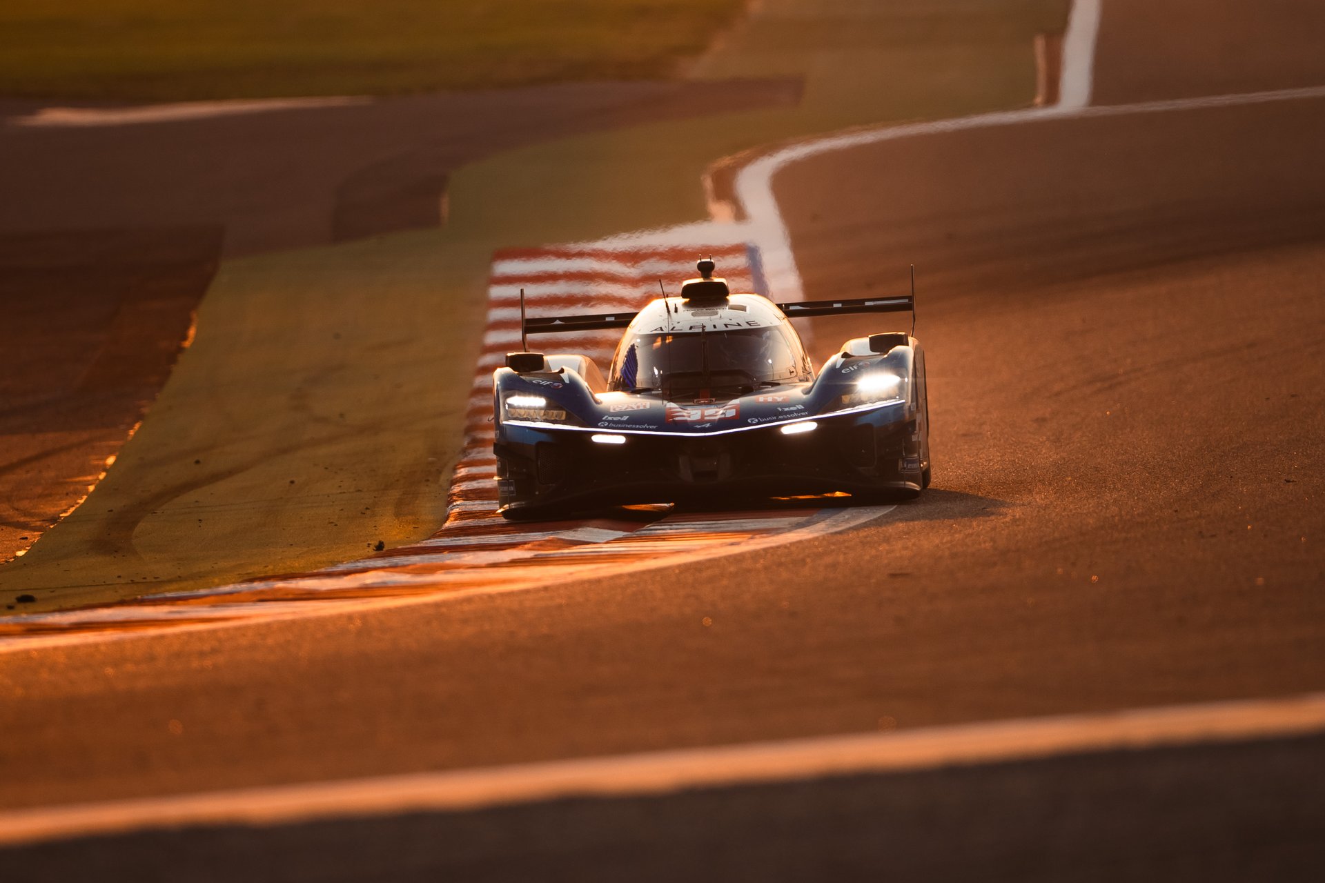 35 Chatin Paul-Loup (Fra), Habsburg Ferdinand (Aut), Milesi Charles (Fra), Alpine Endurance Team, Alpine A424 #35, Hypercar, Action During The 8 Hours Of Bahrain 2025, 8Th Round Of The 2025 Fia World Endurance Championship, From November 6 To 8, 2025 On The Bahrain International Circuit In Sakhir, Bahrain - Photo Joao Filipe / Dppi