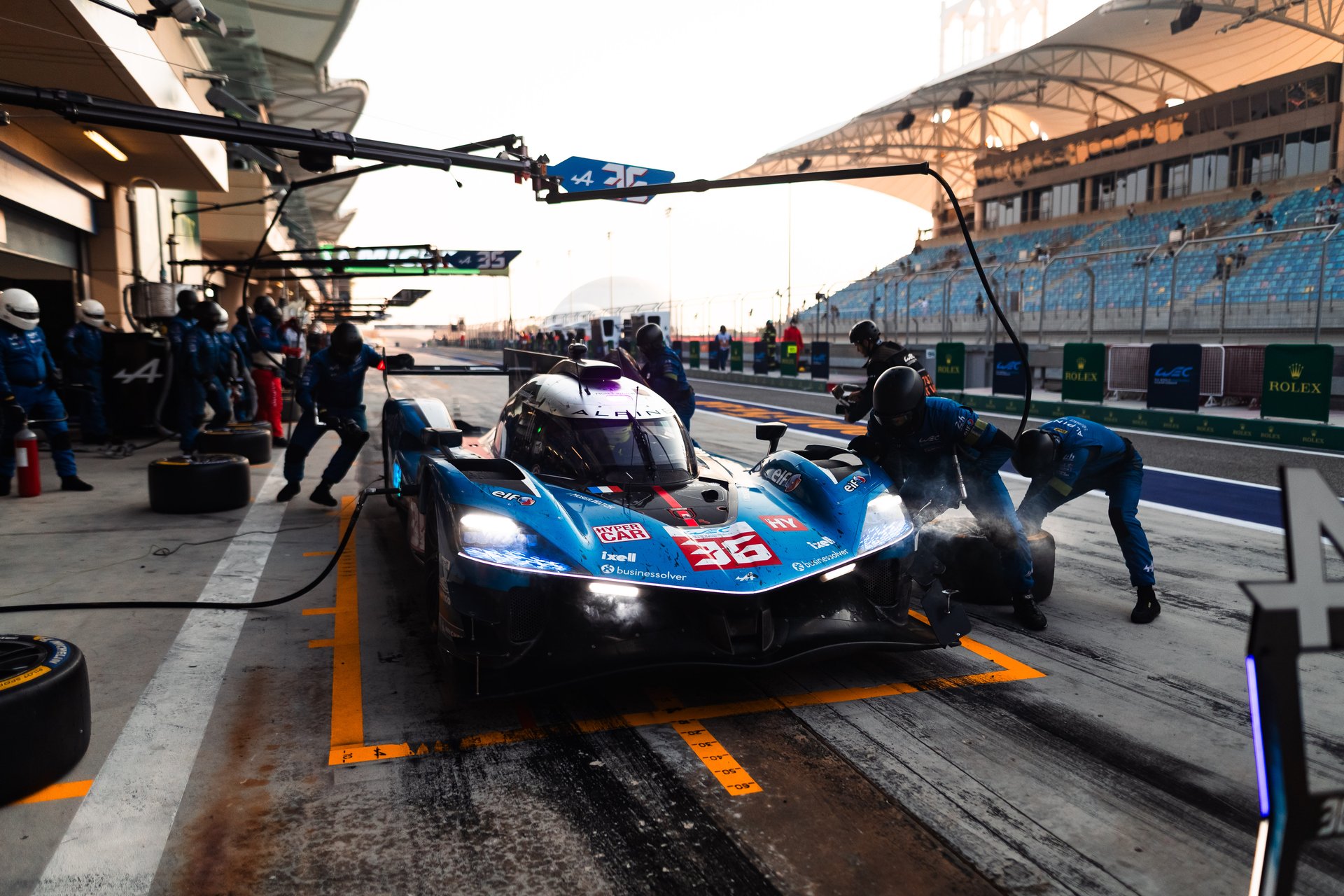 36 Makowiecki Frédéric (Fra), Gounon Jules (Fra), Schumacher Mick (Ger), Alpine Endurance Team, Alpine A424 #36, Hypercar, Pitlane, During The 8 Hours Of Bahrain 2025, 8Th Round Of The 2025 Fia World Endurance Championship, From November 6 To 8, 2025 On The Bahrain International Circuit In Sakhir, Bahrain - Photo Joao Filipe / Dppi