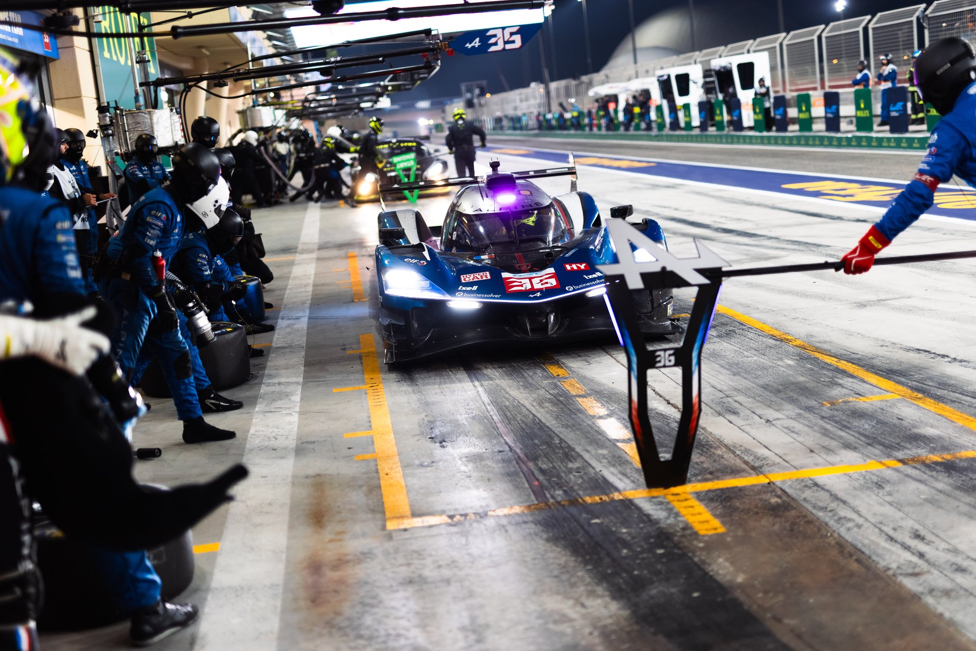 36 Makowiecki Frédéric (Fra), Gounon Jules (Fra), Schumacher Mick (Ger), Alpine Endurance Team, Alpine A424 #36, Hypercar, Pitlane, During The 8 Hours Of Bahrain 2025, 8Th Round Of The 2025 Fia World Endurance Championship, From November 6 To 8, 2025 On The Bahrain International Circuit In Sakhir, Bahrain - Photo Joao Filipe / Dppi