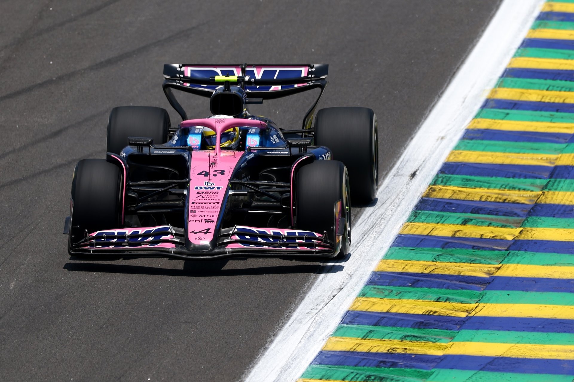 Bwt Alpine Formula One Team : Un Souffle Retrouvé Au Grand-Prix De São Paulo 2025 3 Sao Paulo, Brazil - November 07: Franco Colapinto Of Argentina Driving The (43) Alpine F1 A525 Renault On Track During Practice Ahead Of The F1 Grand Prix Of Brazil At Autodromo Jose Carlos Pace On November 07, 2025 In Sao Paulo, Brazil. (Photo By Zak Mauger/Lat Images)