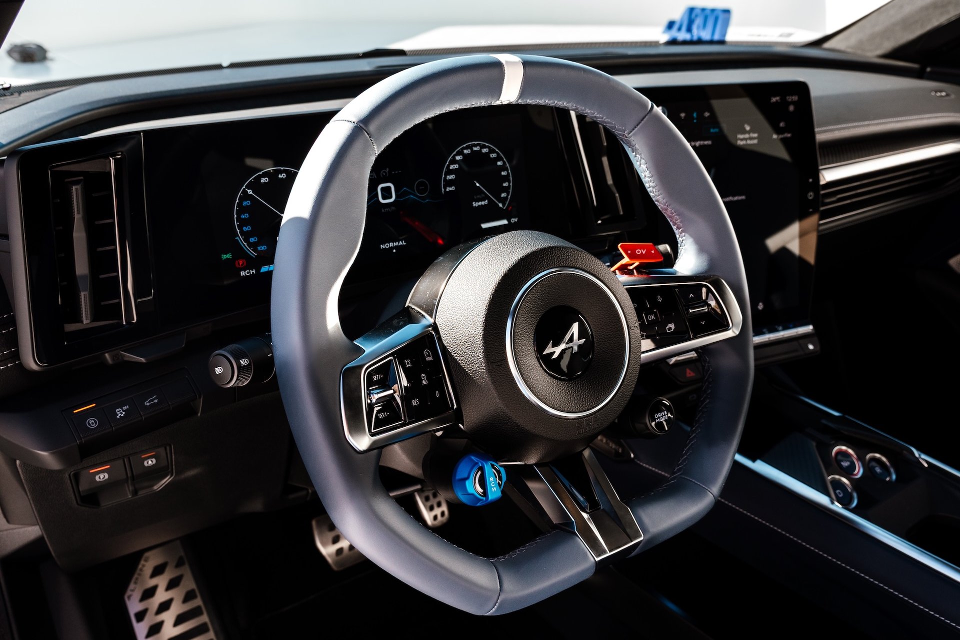 Alpine A390 : Vraie Alpine Ou Simple Électrique Badgée Sport ? Notre Essai 34 Alpine A390 Essais Test Drive Malaga Novembre 2025 61 | Alpine A390 : Vraie Alpine Ou Simple Électrique Badgée Sport ? Notre Essai