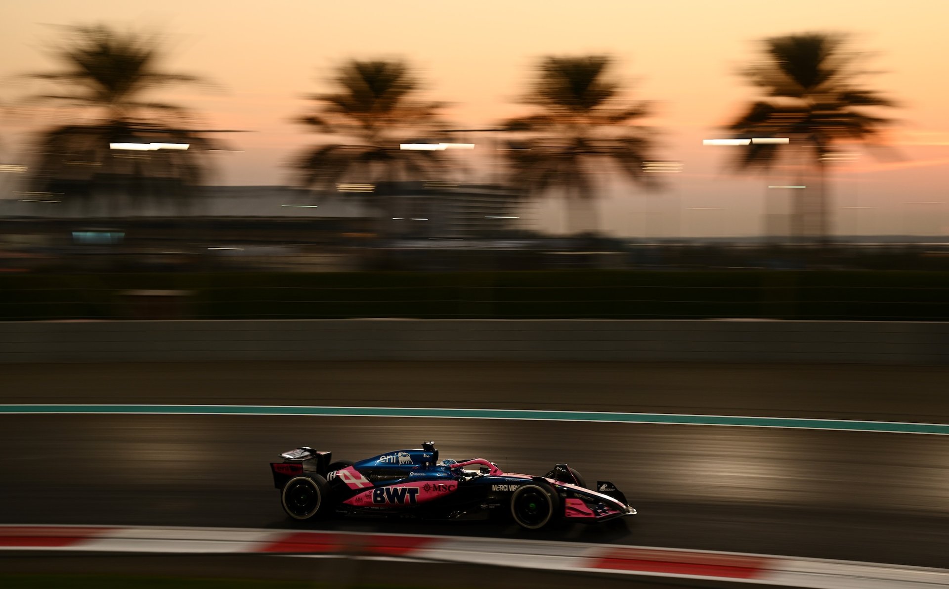 Bwt Alpine Formula One Team – Un Dernier Roulage Pour Clore 2025 À Abu Dhabi Avec Pierre Gasly Et Kush Maini 7 Abu Dhabi, United Arab Emirates - December 09: Pierre Gasly Of France Driving The (10) Alpine F1 A525 Renault On Track During F1 Testing At Yas Marina Circuit On December 09, 2025 In Abu Dhabi, United Arab Emirates. (Photo By Clive Mason/Getty Images)