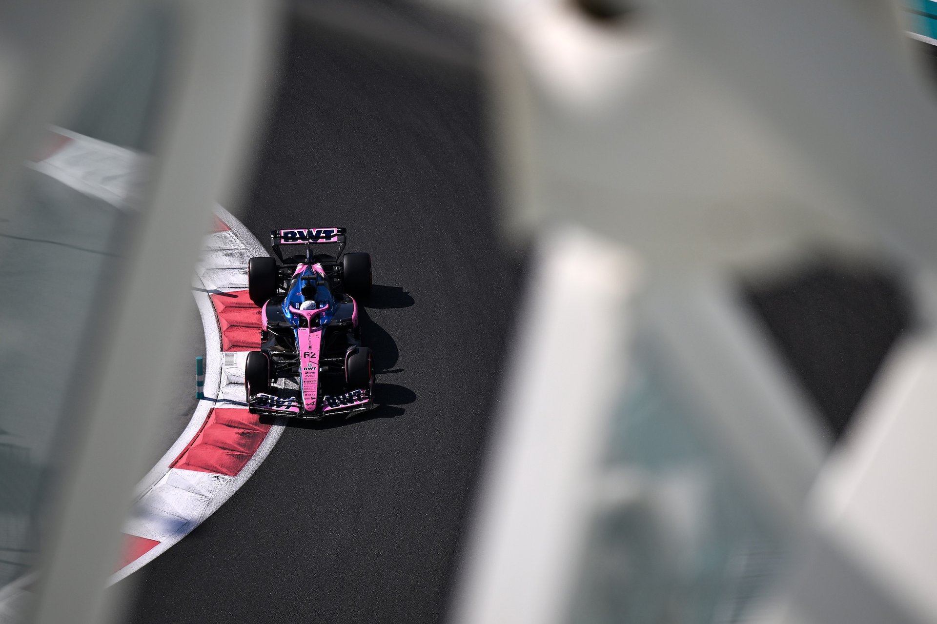 Bwt Alpine Formula One Team – Un Dernier Roulage Pour Clore 2025 À Abu Dhabi Avec Pierre Gasly Et Kush Maini 10 Abu Dhabi, United Arab Emirates - December 09: Kush Maini Of India Driving The (62) Alpine F1 A525 Renault On Track During F1 Testing At Yas Marina Circuit On December 09, 2025 In Abu Dhabi, United Arab Emirates. (Photo By Sam Bagnall/Sutton Images)