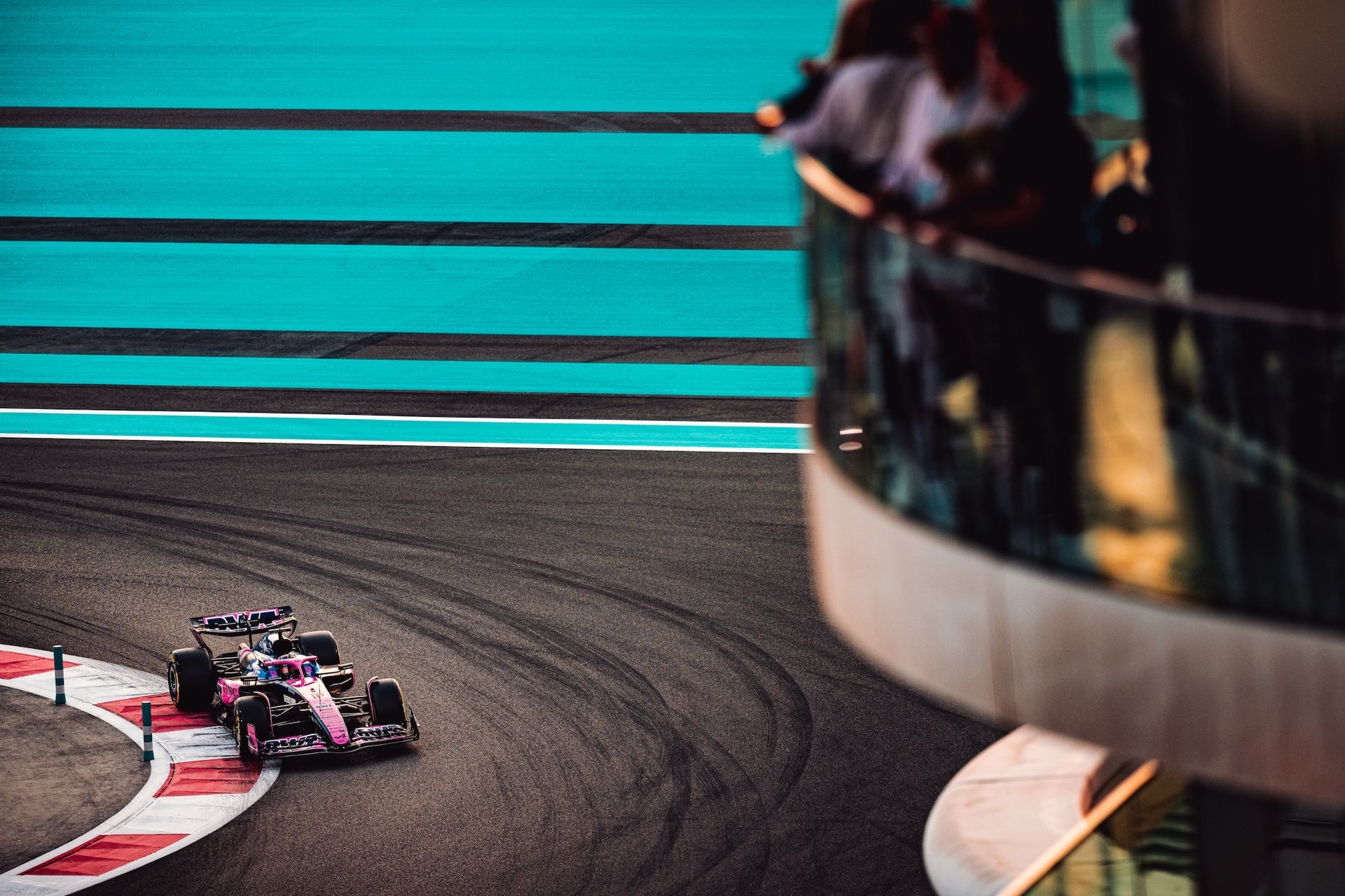 Bwt Alpine Formula One Team F1 A525 Pierre Gasly Franco Colapinto Paul Aron Grand Prix D'Abu Dhabi Essais Vendredi 2025 - 1