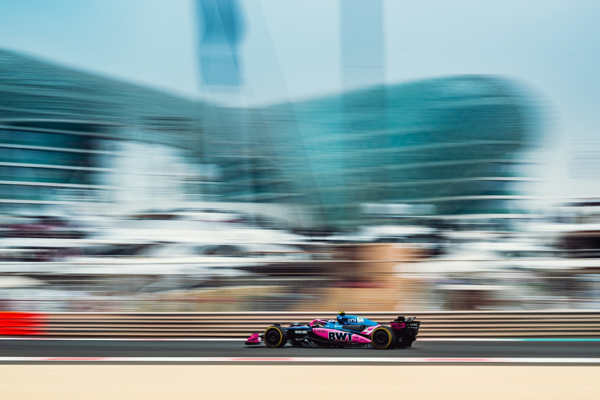 Bwt Alpine Formula One Team F1 A525 Pierre Gasly Franco Colapinto Paul Aron Grand Prix D'Abu Dhabi Essais Vendredi 2025