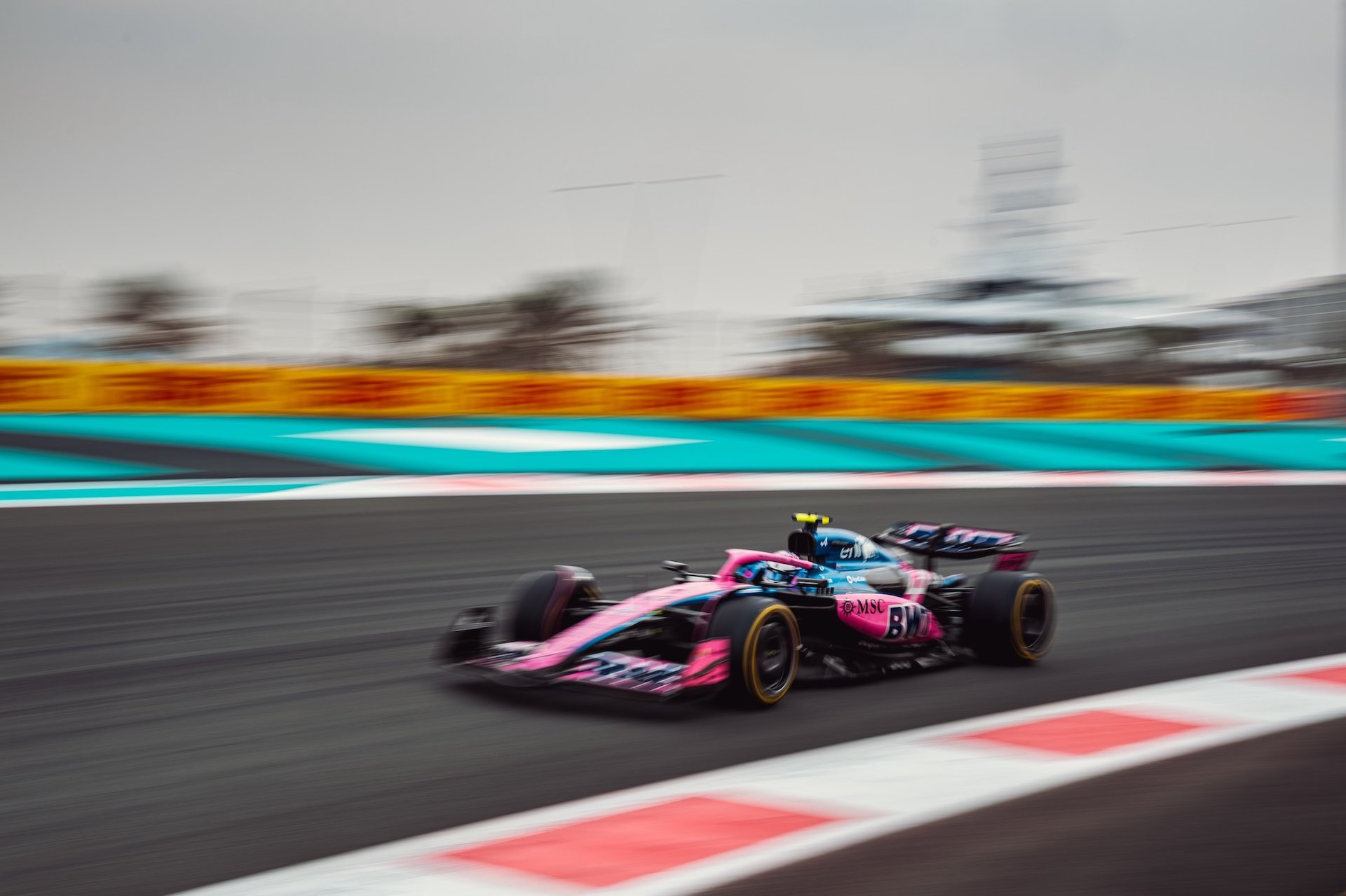 Bwt Alpine Formula One Team F1 A525 Pierre Gasly Franco Colapinto Paul Aron Grand Prix D'Abu Dhabi Essais Vendredi 2025