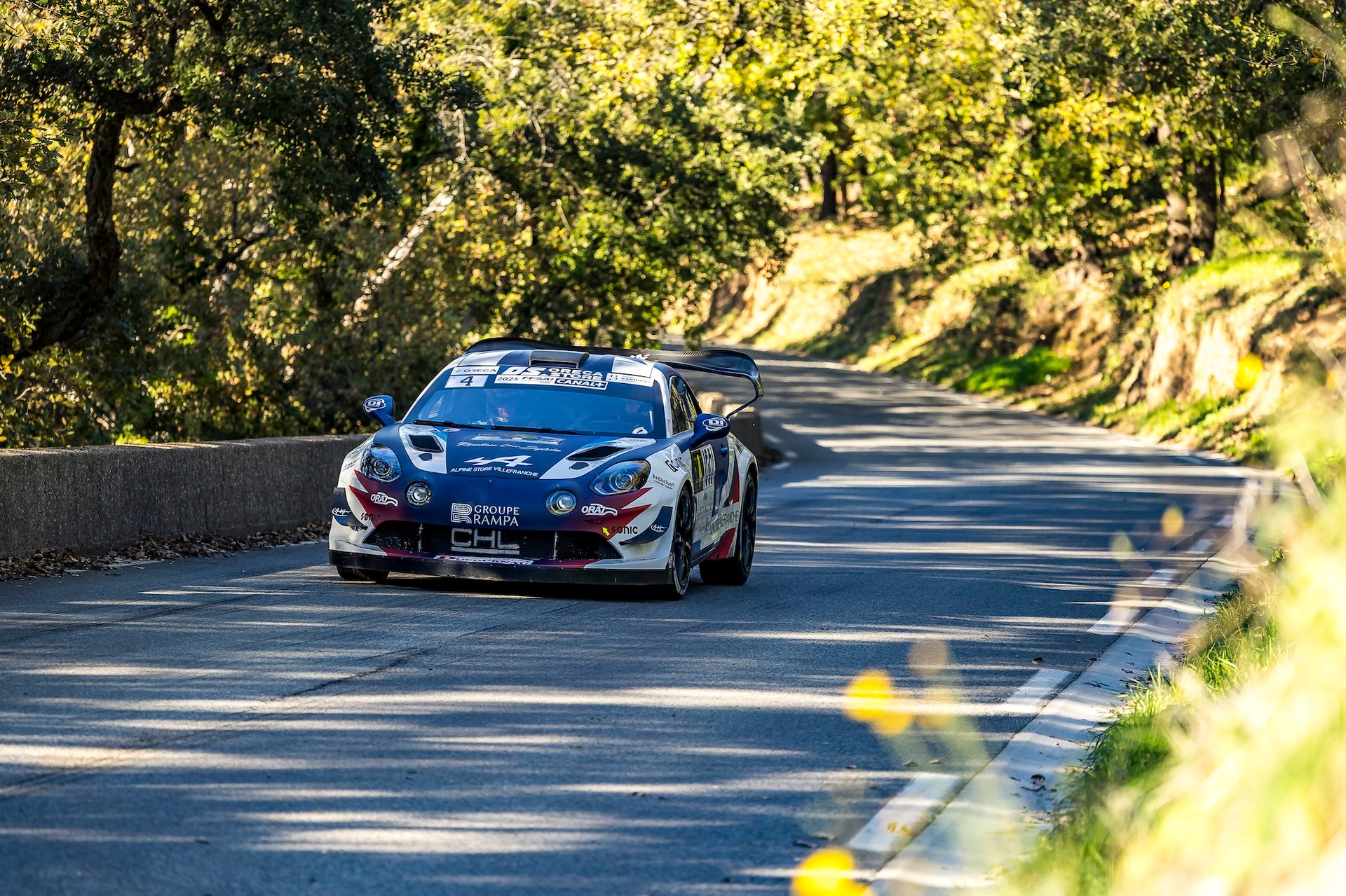 Rallye Du Var 2025: Raphaël Astier And Grégory Fontalba Deliver A Spectacular Finale To The Trophée Alpine Elf Rallye 2025 21 04 Astier Raphael, Giraudet Denis, Alpine A110 Gt+, Chl Sport Auto, Action During The Rallye Du Var 2025, 9Th Round Of The Championnat De France Des Rallyes 2025, From November 28 To 29, 2025 In Sainte-Maxime, France - Photo Gregory Lenormand / Dppi