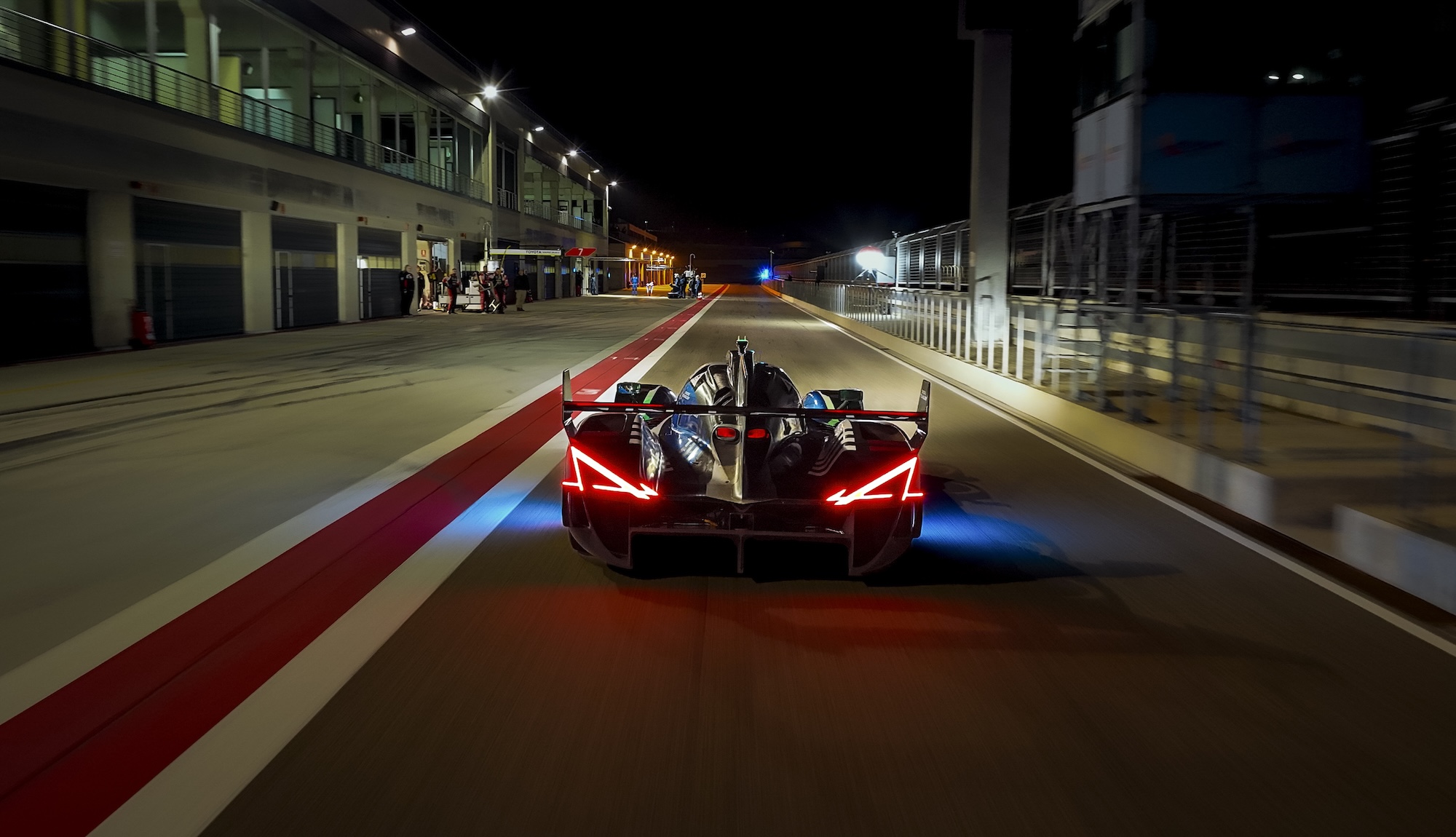 36 MAKOWIECKI Frédéric (fra), GOUNON Jules (fra), MARTINS Victor (fra), Alpine Endurance Team, Alpine A424 #36, Hypercar, action drone during the Alpine private test session on the MotorLand Aragon from Februar 25 to 26, 2026 in Alcaniz, Spain - Photo Drone C3C / DPPI