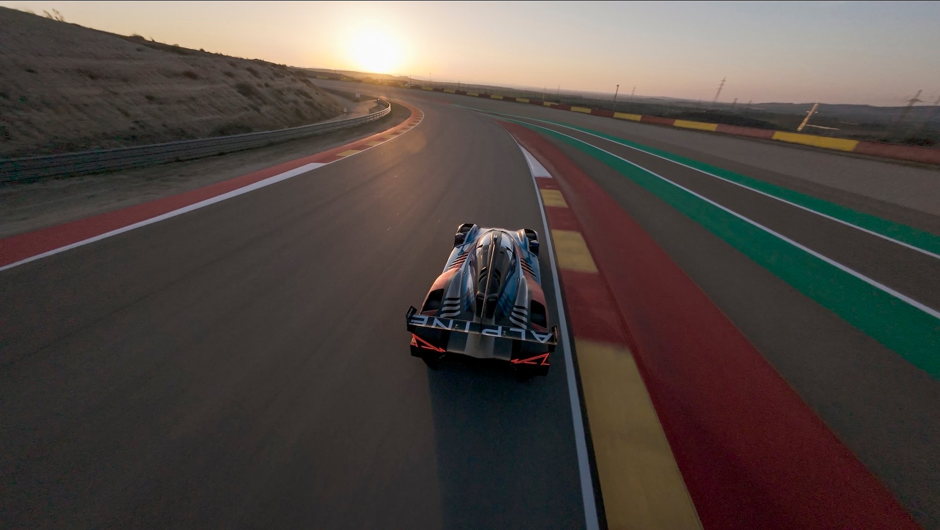 36 Makowiecki Frédéric (Fra), Gounon Jules (Fra), Martins Victor (Fra), Alpine Endurance Team, Alpine A424 #36, Hypercar, Drone Action During The Alpine Private Test Session At Motorland Aragón From February 25 To 26, 2026 In Alcañiz, Spain - Photo Drone C3C / Dppi