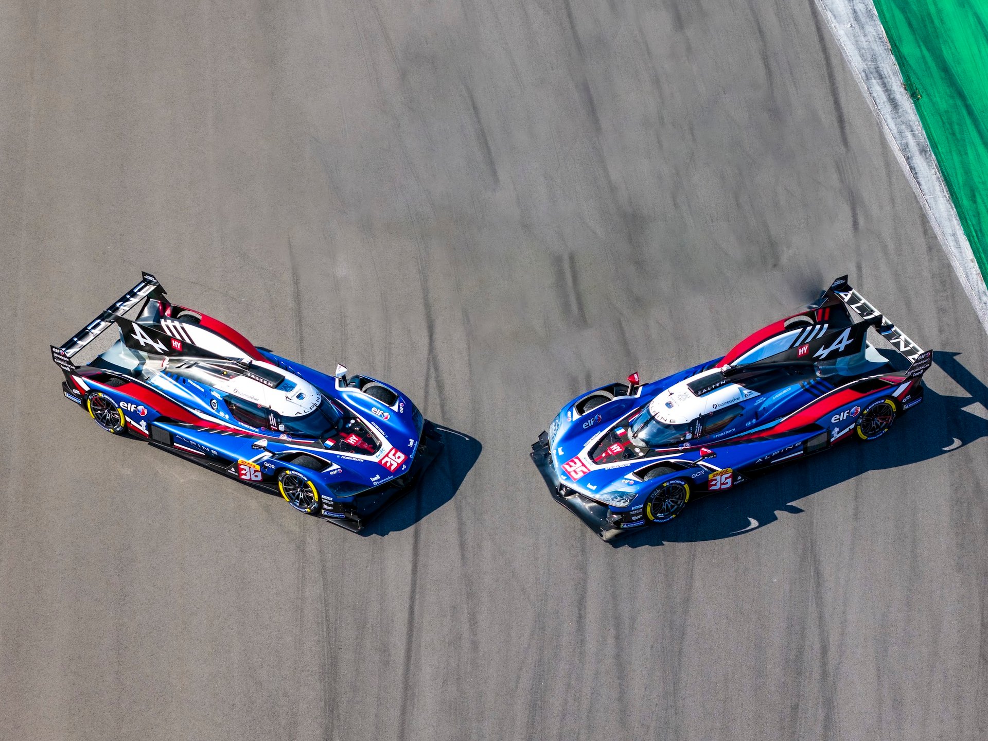 36 Makowiecki Frédéric (Fra), Gounon Jules (Fra), Martins Victor (Fra), Alpine Endurance Team, Alpine A424 #36, Hypercar, In Action; 35 Da Costa Antonio (Por), Habsburg Ferdinand (Aut), Milesi Charles (Fra), Alpine Endurance Team, Alpine A424 #35, Hypercar, In Action During The Alpine Private Test Session At Motorland Aragón From February 25 To 26, 2026 In Alcañiz, Spain - Photo Drone C3C / Dppi