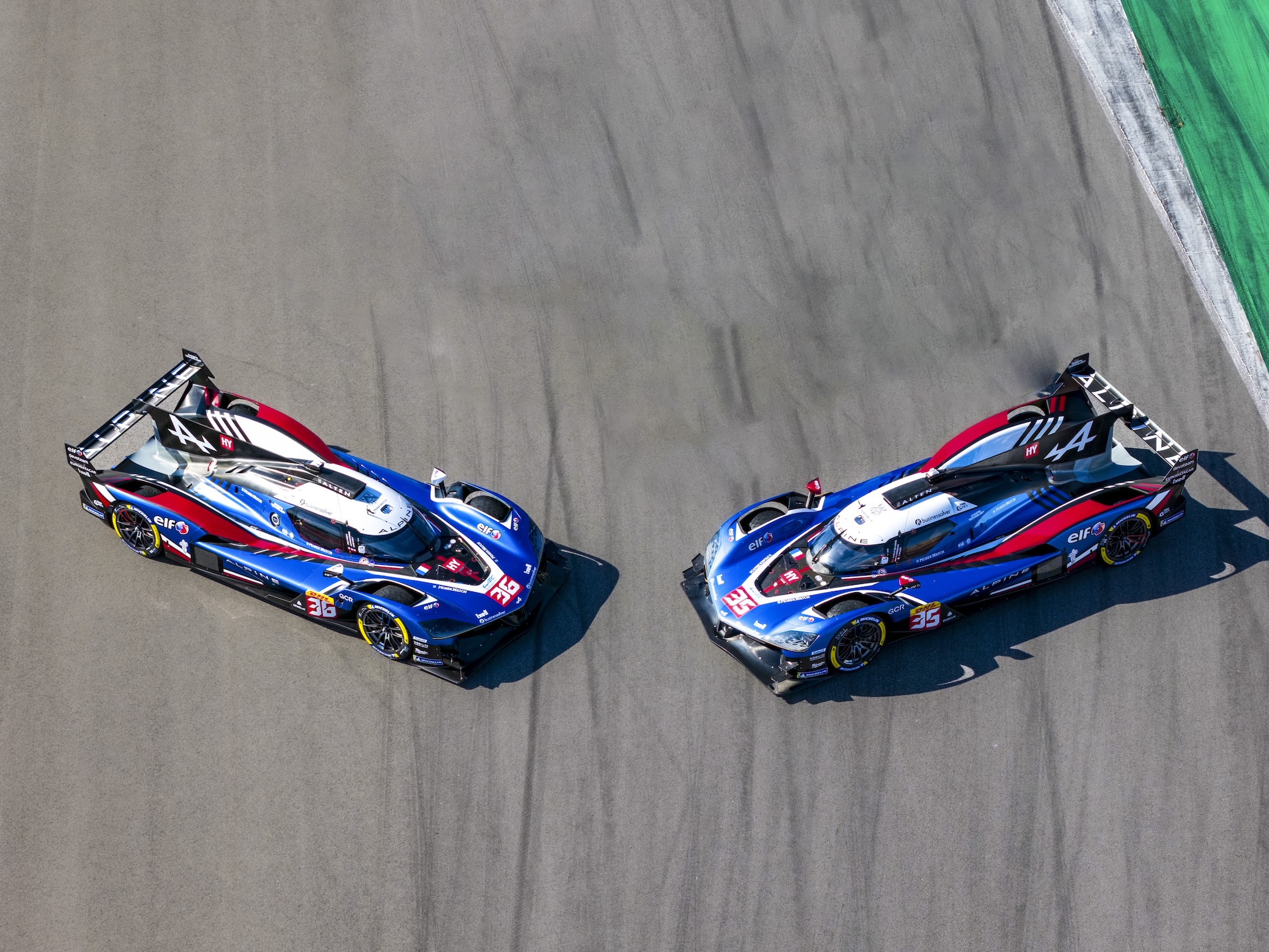 36 MAKOWIECKI Frédéric (fra), GOUNON Jules (fra), MARTINS Victor (fra), Alpine Endurance Team, Alpine A424 #36, Hypercar, action 35 DA COSTA Antonio (por), HABSBURG Ferdinand (aut), MILESI Charles (fra), Alpine Endurance Team, Alpine A424 #35, Hypercar, action during the Alpine private test session on the MotorLand Aragon from Februar 25 to 26, 2026 in Alcaniz, Spain - Photo Drone C3C / DPPI