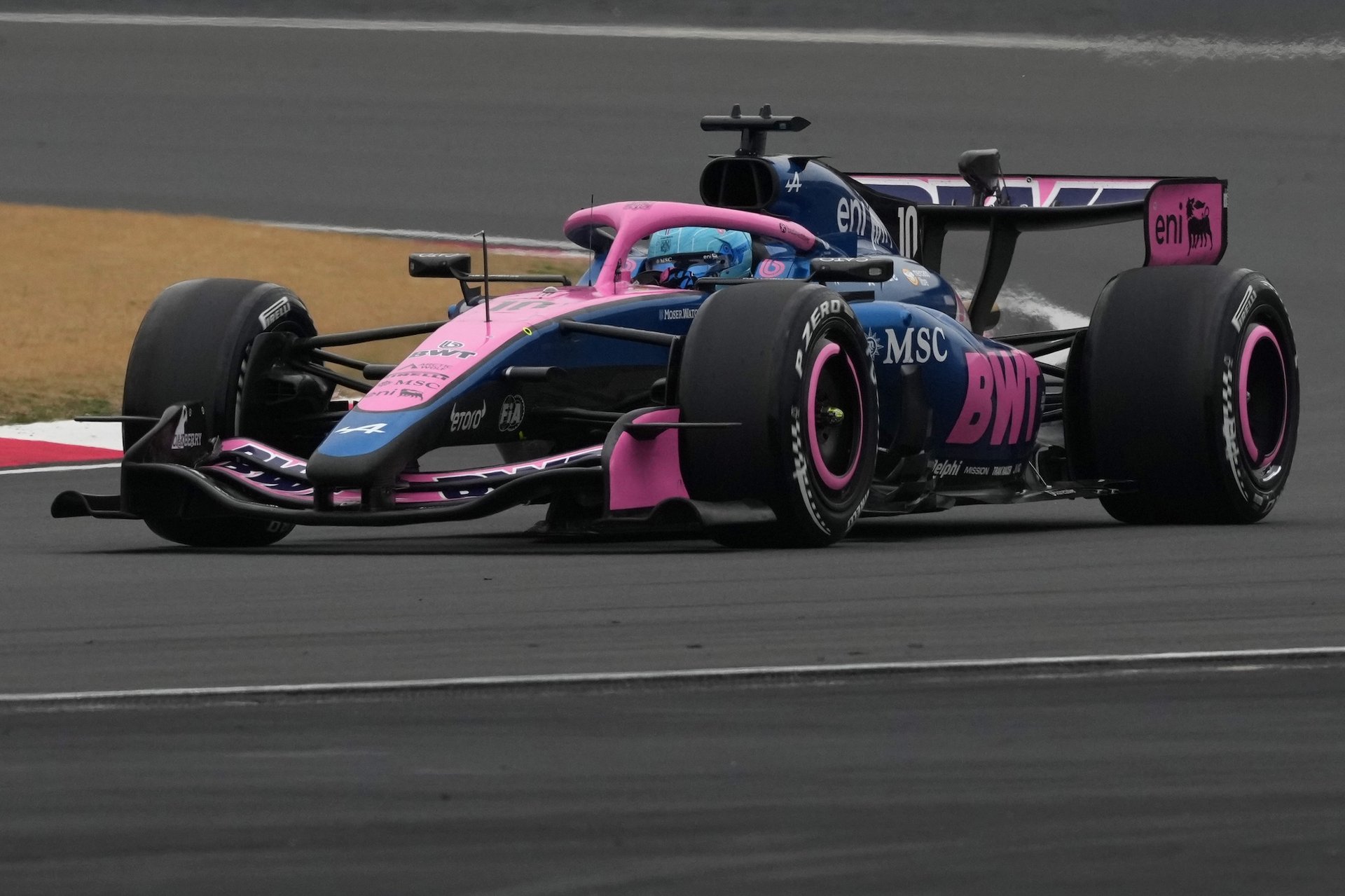 Bwt Alpine Formula One Team – Pierre Gasly Convertit Shanghai En Gros Points, Franco Colapinto Complète Le Top 10 Au Grand Prix De Chine 10 Shanghai, China - March 15: Pierre Gasly Of France Driving The (10) Alpine F1 A526 Mercedes On Track During The F1 Grand Prix Of China At Shanghai International Circuit On March 15, 2026 In Shanghai, China. (Photo By Alex Bierens De Haan/Getty Images) Bwt Alpine Formula One Team