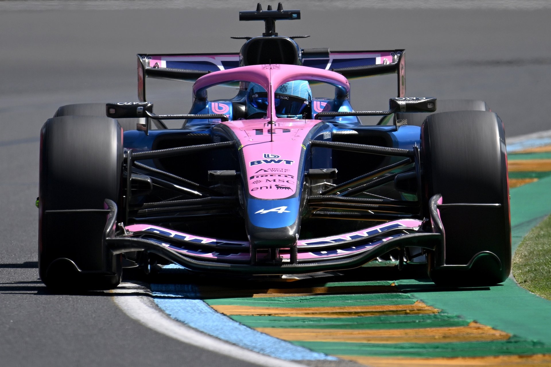 Bwt Alpine Formula One Team – Toto Wolff Vise Les 24 % D’otro Capital : Mercedes Prépare-T-Elle Sa Propre “Équipe B” En Formule 1 ? 4 Melbourne, Australia - March 06: Pierre Gasly Of France Driving The (10) Alpine F1 A526 Mercedes On Track During Practice Ahead Of The F1 Grand Prix Of Australia At Albert Park Grand Prix Circuit On March 06, 2026 In Melbourne, Australia. (Photo By Sam Bagnall/Sutton Images)