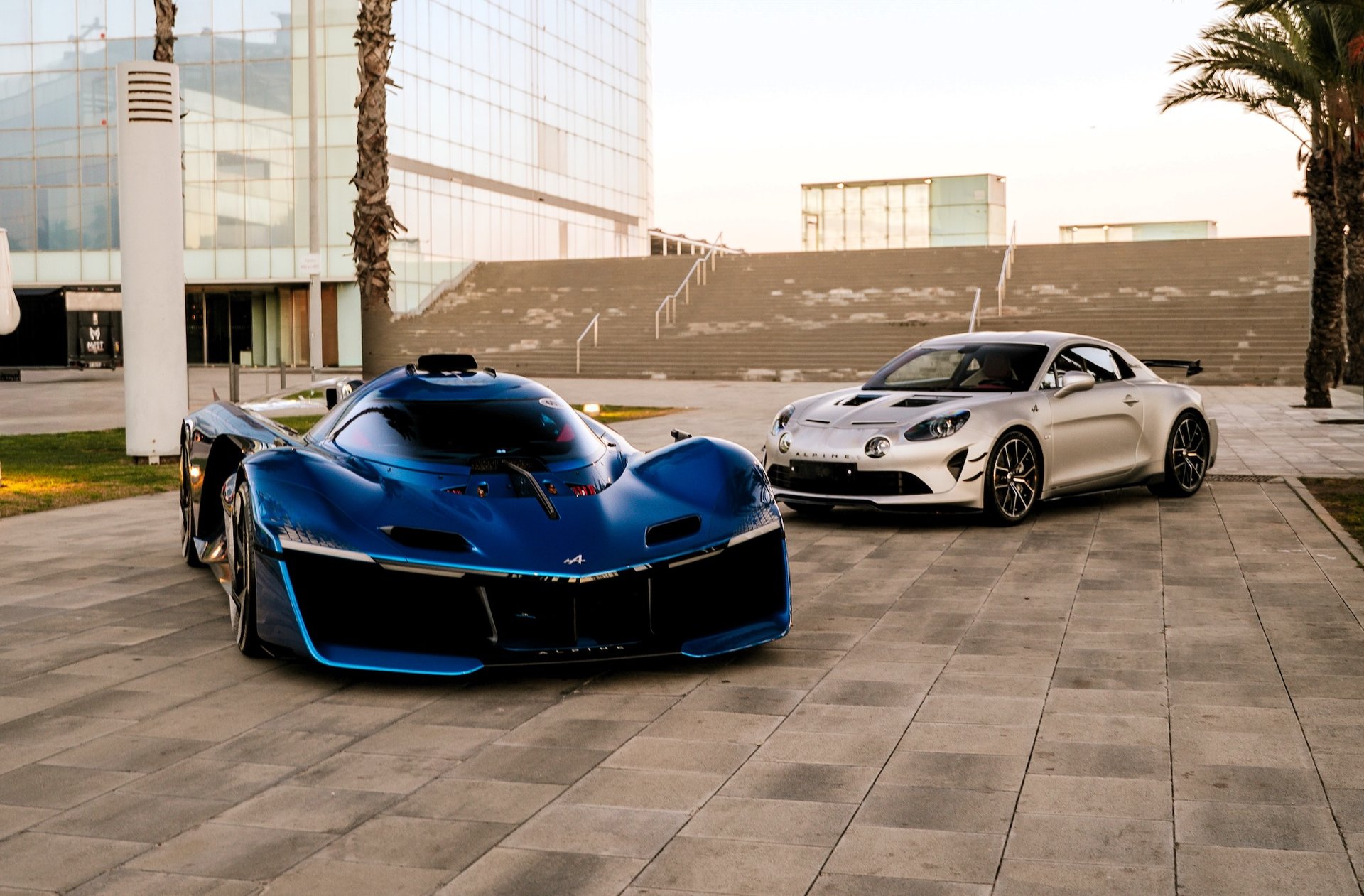 Plan Futuready : À Dieppe, La Future Alpine A110 Électrique Reposera Sur Une Plateforme Compatible Thermique 2027 3 Alpine Alpenglow Hy6 Et L'Alpine A110 R Ultime