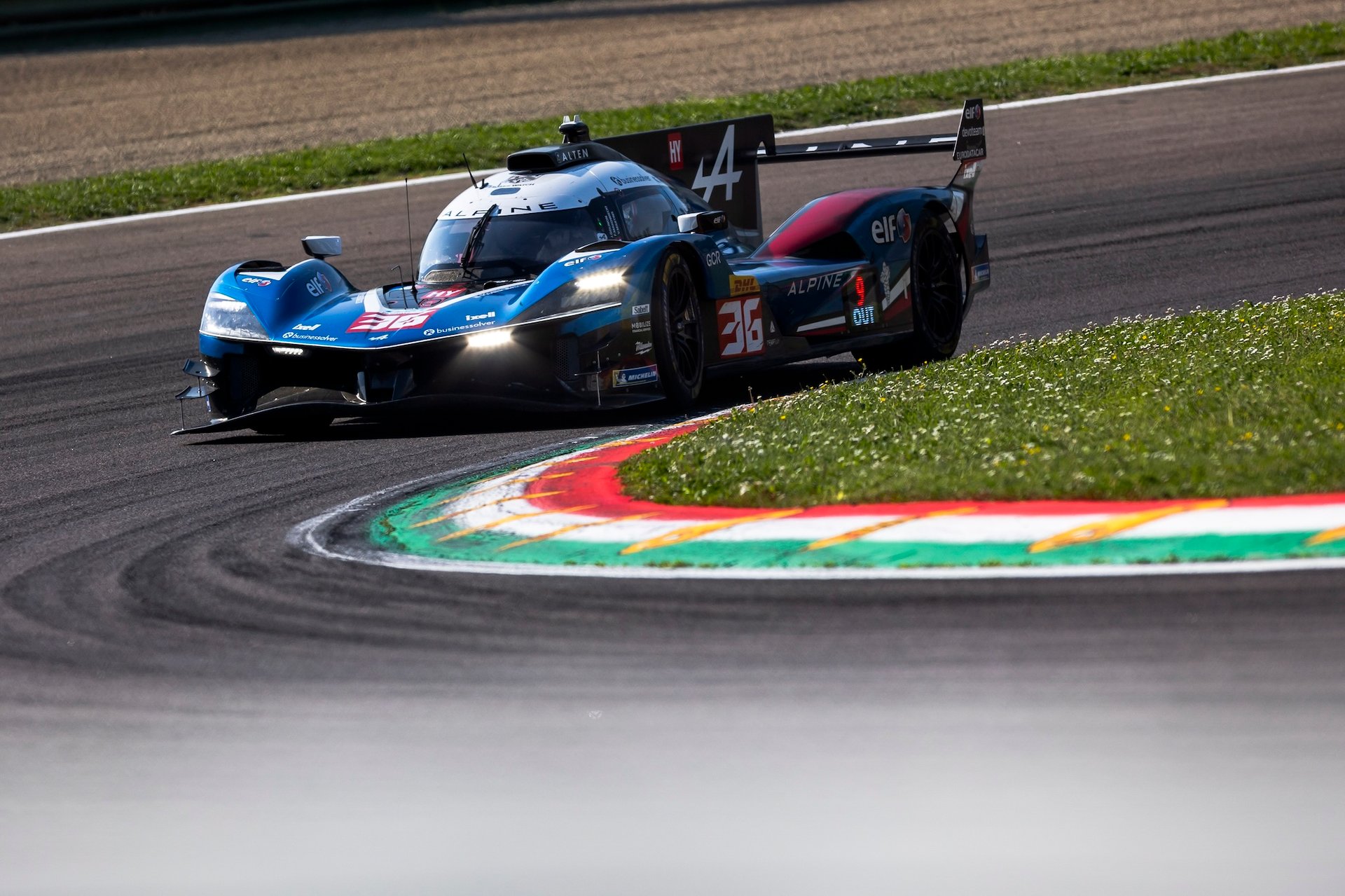 Alpine A424 Après 2026 : Quelles Options Pour Survivre À La Fin Du Programme Hypercar Usine ? 13 36 Gounon Jules (Fra), Makowiecki Frédéric (Fra), Martins Victor (Fra), Alpine Endurance Team, Alpine A424 #36, Hypercar, Action During The 6 Hours Of Imola 2026, 1St Round Of 2026 Fia World Endurance Championship, From April 16 To 19, 2026 On The Autodromo Enzo E Dino Ferrari In Imola, Italy - Photo Thomas Fenetre / Dppi