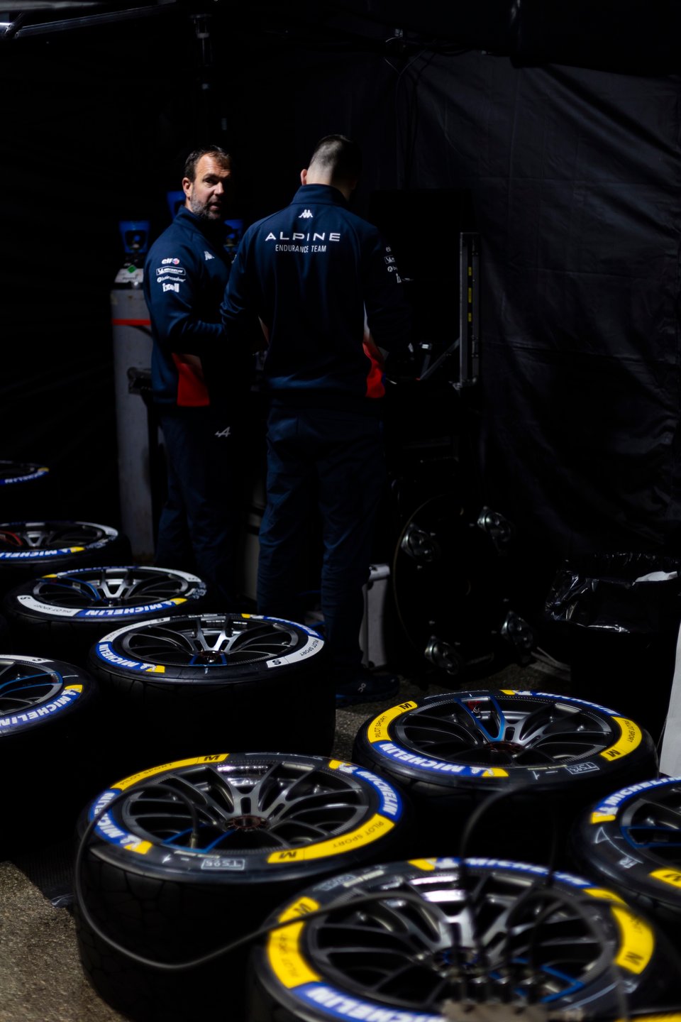 Alpine Endurance Team Shows Pace In Fp3, Leaves Imola Qualifying Wanting More 9 Alpine Endurance Team, Mechanic, Mecanicien, Ambiance During The Prologue Of The 2026 Fia World Endurance Championship, From April 13 To 14, 2026 On The Autodromo Enzo E Dino Ferrari In Imola, Italy - Photo Thomas Fenetre / Dppi