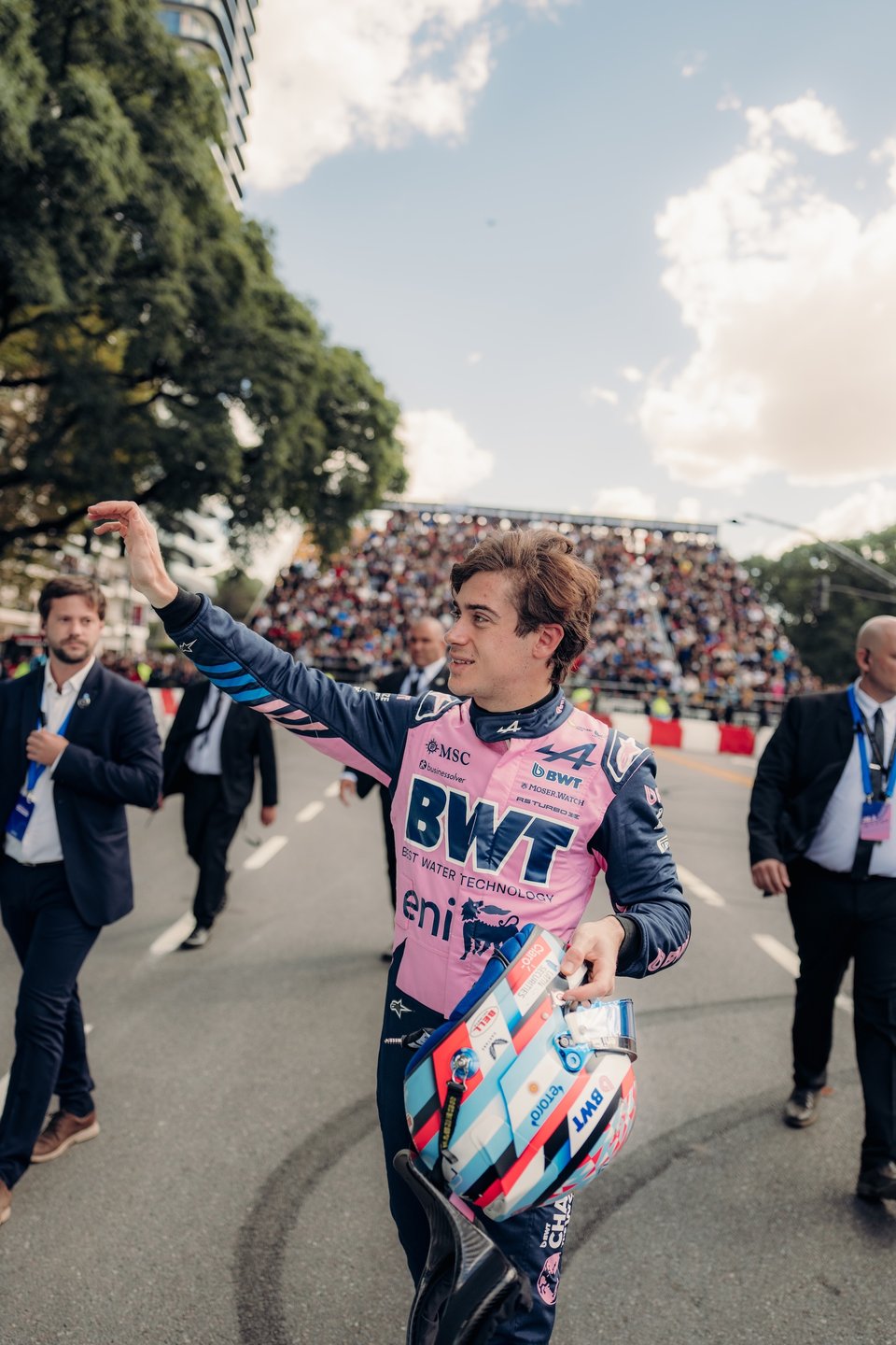 Franco Colapinto À Buenos Aires : 600 000 Fans, Une Alpine F1 En Démonstration Et Un Road Show Historique En Argentine 21 Bwt Alpine Formula One Team Franco Colapinto Argentine Buenos Aires Roadshow 2026 16 | Franco Colapinto À Buenos Aires : 600 000 Fans, Une Alpine F1 En Démonstration Et Un Road Show Historique En Argentine