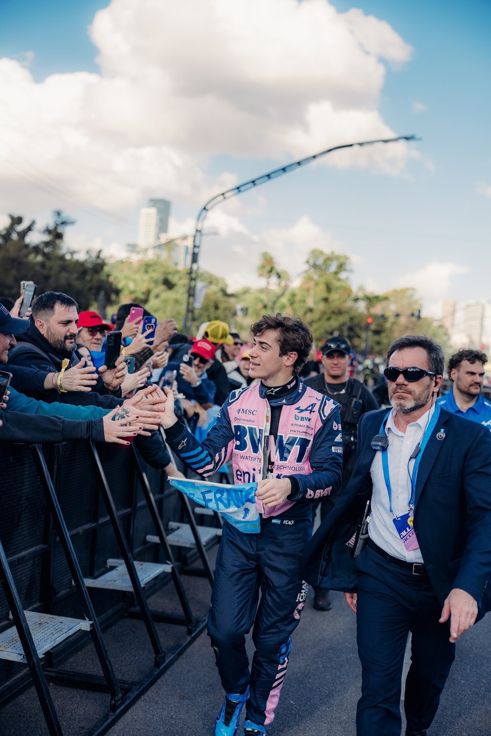 Franco Colapinto À Buenos Aires : 600 000 Fans, Une Alpine F1 En Démonstration Et Un Road Show Historique En Argentine 5 Bwt Alpine Formula One Team Franco Colapinto Argentine Buenos Aires Roadshow 2026