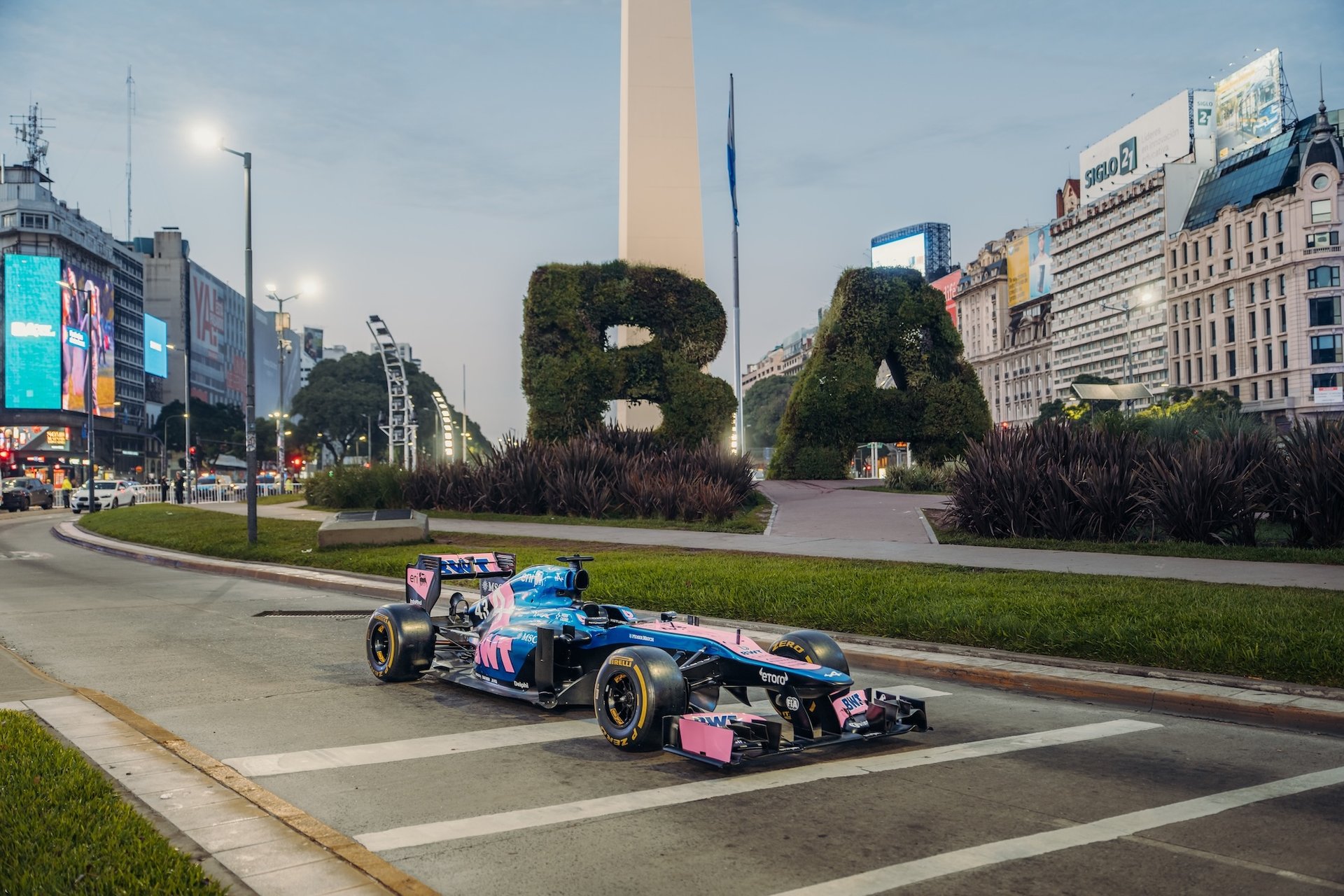 Franco Colapinto À Buenos Aires : 600 000 Fans, Une Alpine F1 En Démonstration Et Un Road Show Historique En Argentine 9 Bwt Alpine Formula One Team Franco Colapinto Argentine Buenos Aires Roadshow 2026
