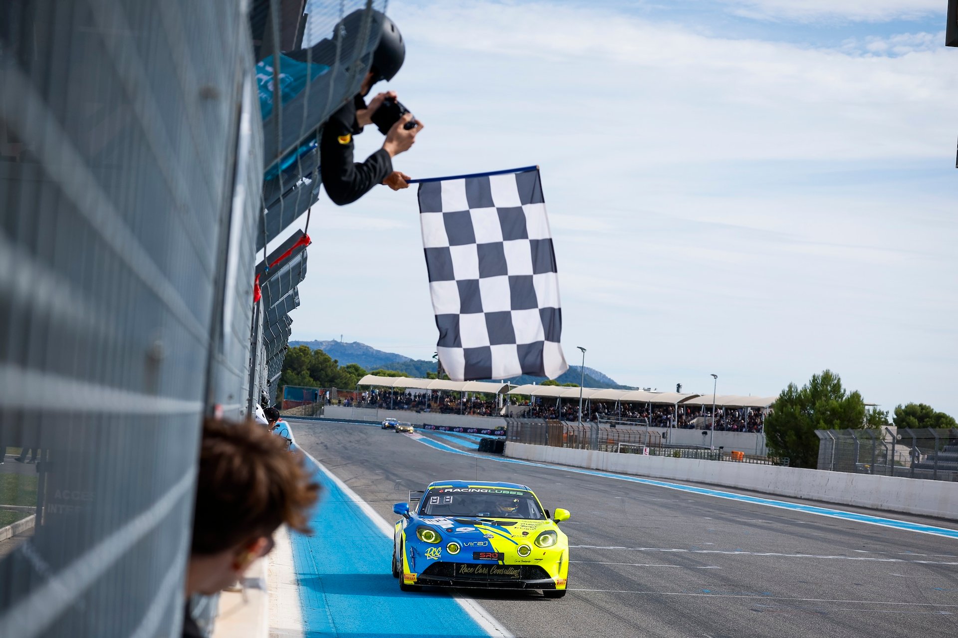Alpine Sacrée En Ffsa Gt 2026 : L’a110 Gt4+ Au Sommet, Chazel Fait Le Plein En Cup 20 04 Jousset Léo (Fra), Servol Rudy (Fra), Race Car Consulting, Alpine A110 Gt4+, Action During The 5Th Round Of The Championnat De France Ffsa Gt 2026, From October 9 To 11, 2026 On The Circuit Paul Ricard, In Le Castellet, France - Photo Gregory Lenormand / Dppi