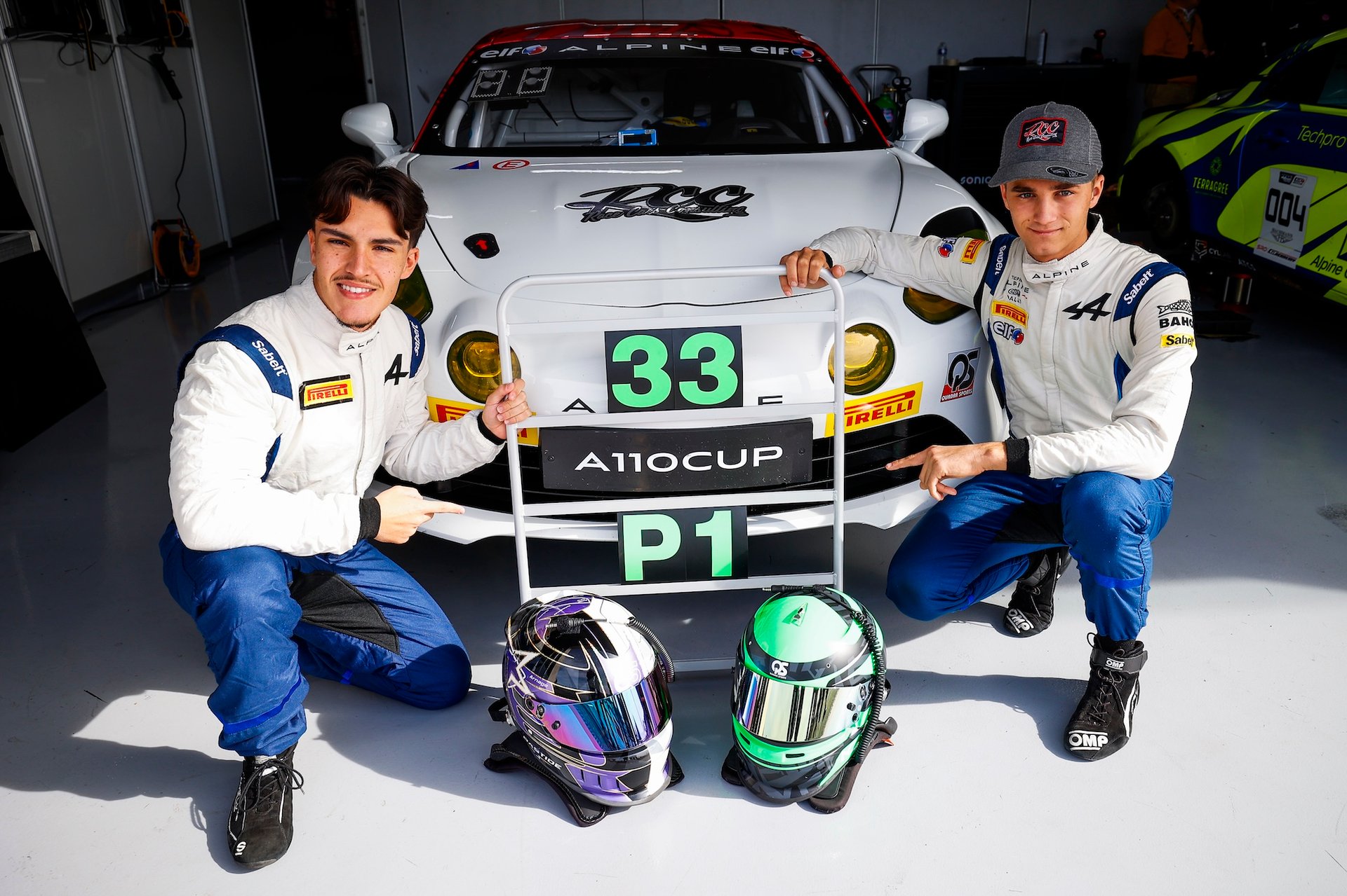 Alpine Sacrée En Ffsa Gt 2026 : L’a110 Gt4+ Au Sommet, Chazel Fait Le Plein En Cup 8 33 François Maxence (Fra), Bastide Edouard (Fra), Alpine A110 Cup, Ambiance, During The 5Th Round Of The Championnat De France Ffsa Gt 2026, From October 9 To 11, 2026 On The Circuit Paul Ricard, In Le Castellet, France - Photo Gregory Lenormand / Dppi